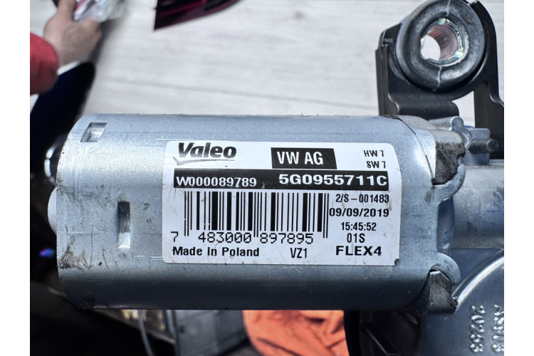Електродвигун склоочисника заднього скла Volkswagen Golf VII 2012-2020 5G0955711С Електродвигун склоочисника заднього скла Volkswagen Golf VII 2012-2020 5G0955711С