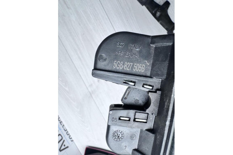 Замок крышки багажника Volkswagen Golf VII 2012-2020 5G6827505B