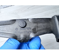 Фиксатор (зацеп замка двери) Volkswagen Golf VII 2012-2020