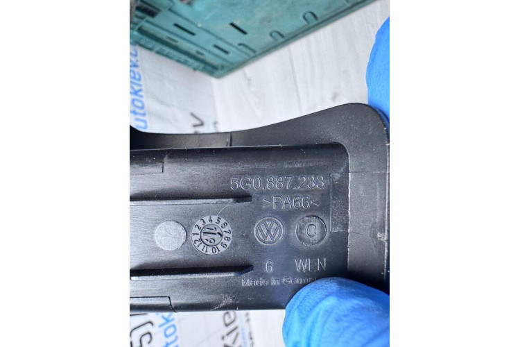 Крышка/накладка крепления ISOFIX Volkswagen Golf VII 2012-2020 5G0887233