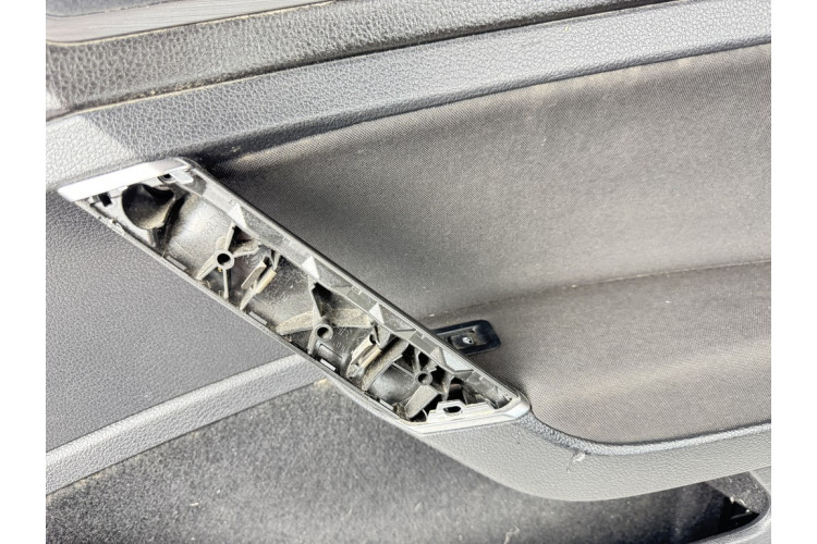 Карта обшивка дверей передньої правої (карта, панель) Volkswagen Golf 6-7 5G4867012