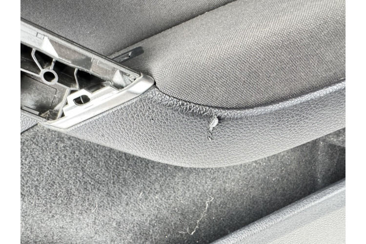 Карта обшивка дверей передньої правої (карта, панель) Volkswagen Golf 6-7 5G4867012