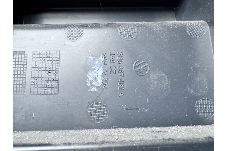Панель отделки багажника Volkswagen Golf VII 2012-2020 5G6867462A