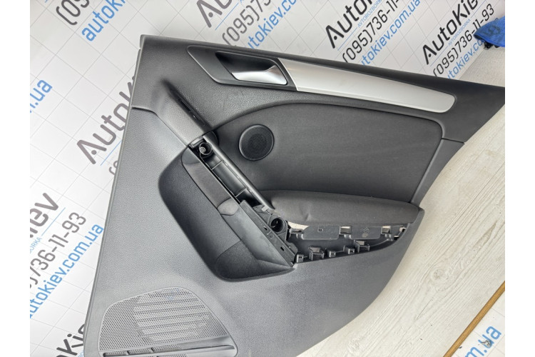 Карта обшивка двери задней правой (карта, панель) Volkswagen Golf 6-7 5k6867212