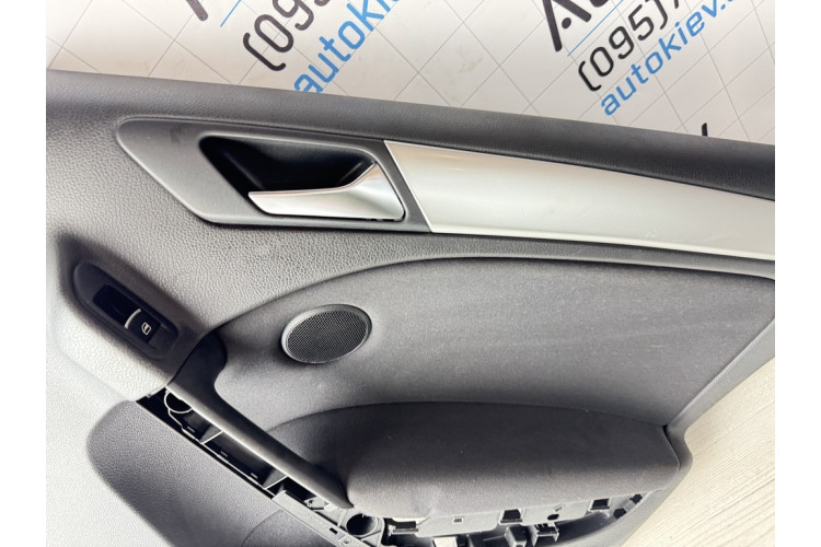 Карта обшивка двери задней правой (карта, панель) Volkswagen Golf 6-7 5k6867212