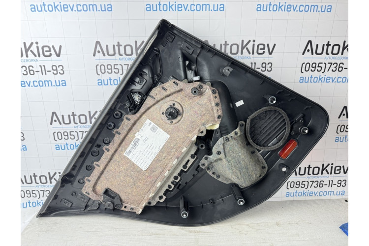 Карта обшивка двери задней правой (карта, панель) Volkswagen Golf 6-7 5k6867212
