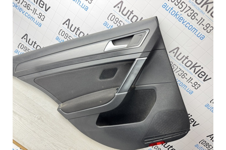 Карта обшивка двери задней левой Volkswagen Golf 6-7 5g4867211