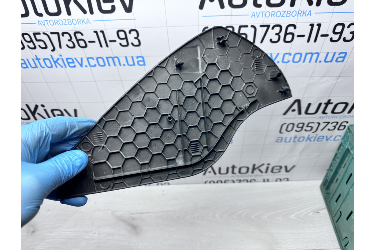 Бічний елемент торпедо Volkswagen Golf VII 2012-2020 5G1858217A