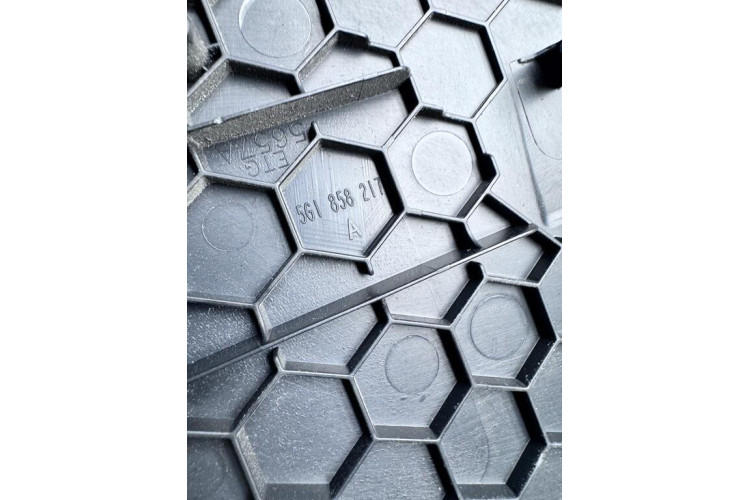 Бічний елемент торпедо Volkswagen Golf VII 2012-2020 5G1858217A