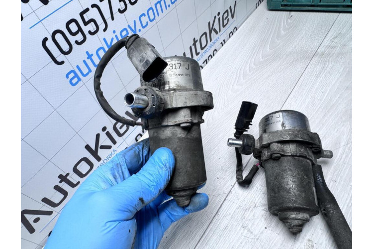 Вакуумный насос Audi A8 (4.2 FSI) S8 D4 4H 2010-2017 8E0927317J