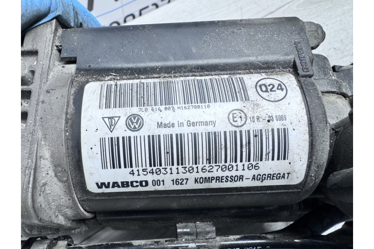 Компрессор пневматической подкачки амортизаторов Volkswagen Touareg I (3.0 TDI) 2002-2010 7L0616007