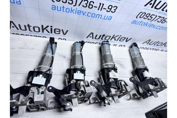 Електричний привід підйому кришки багажника Audi A8 S8 D4 4H 2010-2017 4H0827851A