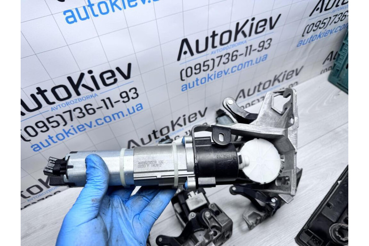 Електричний привід підйому кришки багажника Audi A8 S8 D4 4H 2010-2017 4H0827851A