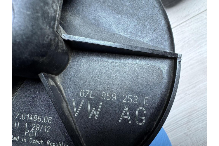 Насос повітря вторинний Audi A8 4E 2002-2010 07L959253A Насос повітря вторинний Audi A8 4E 2002-2010 07L959253A