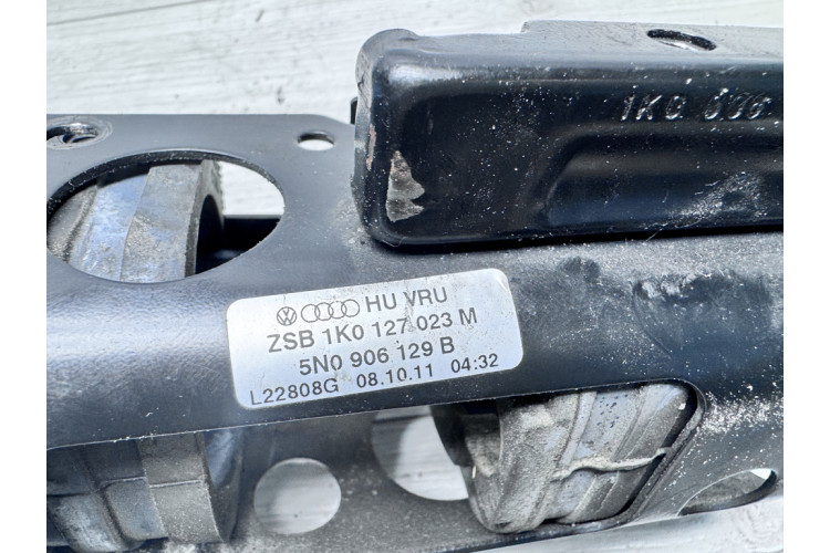 Кронштейн паливного насоса Volkswagen Golf VI 2009-2013 5N0906257