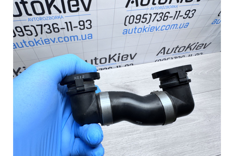 Патрубок соединительный Audi A8 (4.2 FSI) S8 D4 4H 2010-2017 4H0133889F