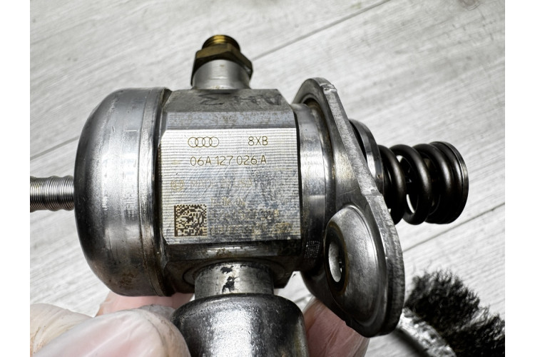 Насос топливный высокого давления (тнвд) Passat B7 12-15 usa 1.8t 06A127026A