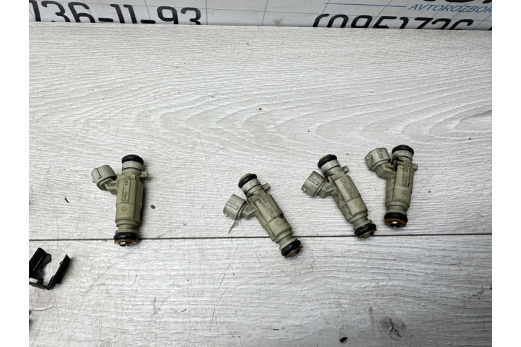 Форсунка Hyundai I10 1.25 g4la 3531004000