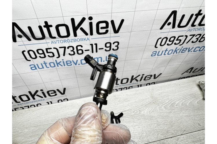 Форсунка Volkswagen Passat B7 1.8tfsi 06a906036c Форсунка Volkswagen Passat B7 1.8tfsi 06a906036c