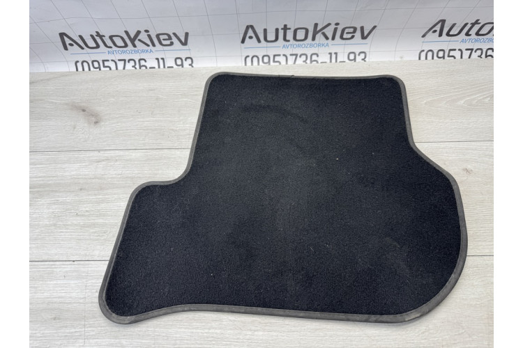 Килимки задній правий+задній лівий+передній правий Volkswagen Golf 6-7 1k1863011r