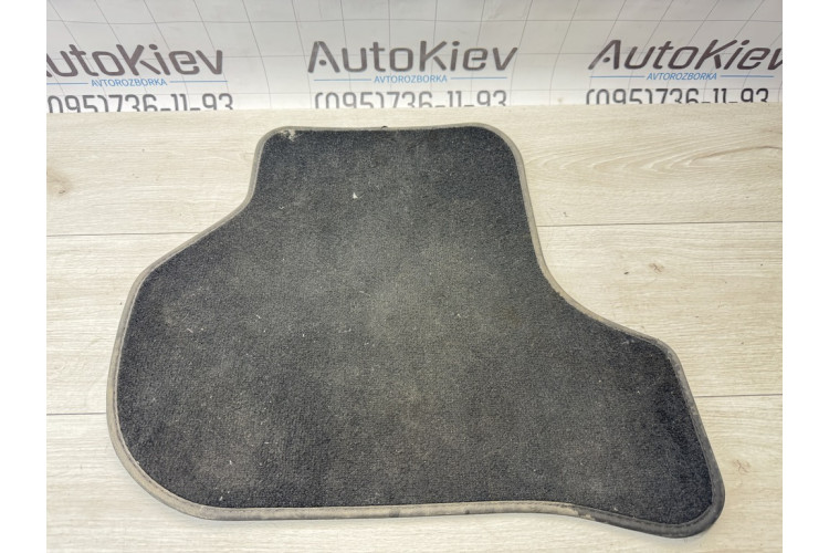 Килимки задній правий+задній лівий+передній правий Volkswagen Golf 6-7 1k1863011r