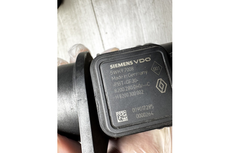 Расходомер воздуха Renault Kangoo 1.5Cdi 1997-2007 5WK97008 Расходомер воздуха Renault Kangoo 1.5Cdi 1997-2007 5WK97008