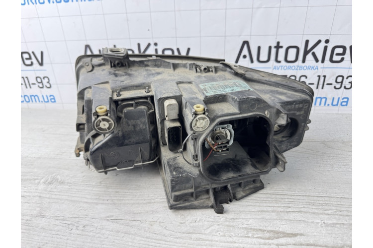 Фара передня права Audi A4 B6 00-04 8e0941004f