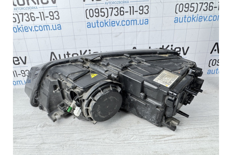 Фара передняя правая ксенон Audi A8 D4 дорест Европа мутное стело отломано верхнее крепление 4h0941004