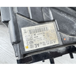 Фара передняя правая ксенон  Audi A8 D4 дорест  Европа  мутное стело отломано верхнее крепление