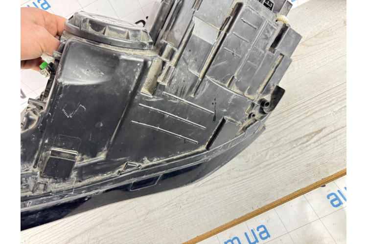 Фара bi-xenon адаптивный Audi A8 D4 2010-2014 ДЕФЕКТ 4h0941030