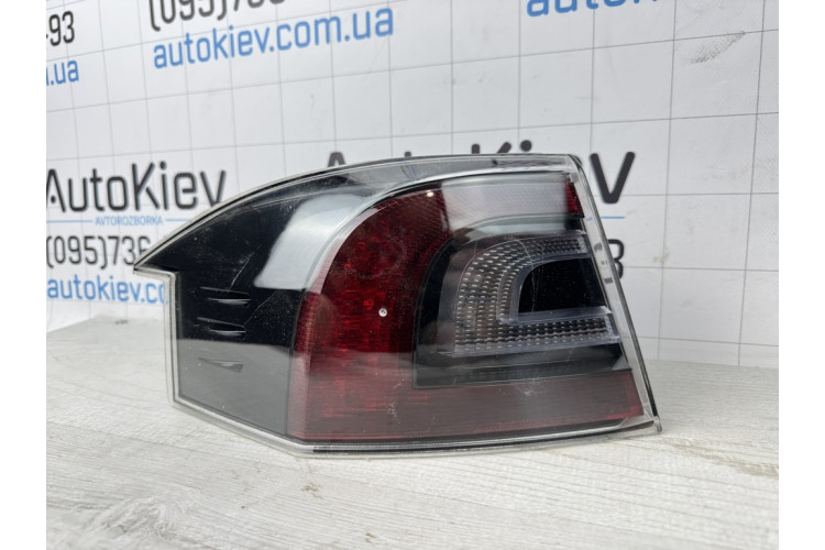 Фонарь внешний правый Tesla Model S 2012 - 2020 скол угол 600591800C Фонарь внешний правый Tesla Model S 2012 - 2020 скол угол 600591800C