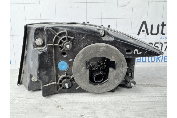 Фонарь внешний правый Tesla Model S 2012 - 2020 скол угол 600591800C Фонарь внешний правый Tesla Model S 2012 - 2020 скол угол 600591800C