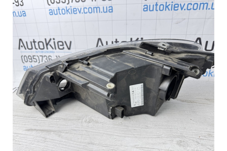 Фара передня права Vw Polo 2009-2014 676512102