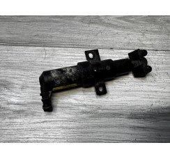 Форсунка омивача фари права Volkswagen Passat B6 2005-2010