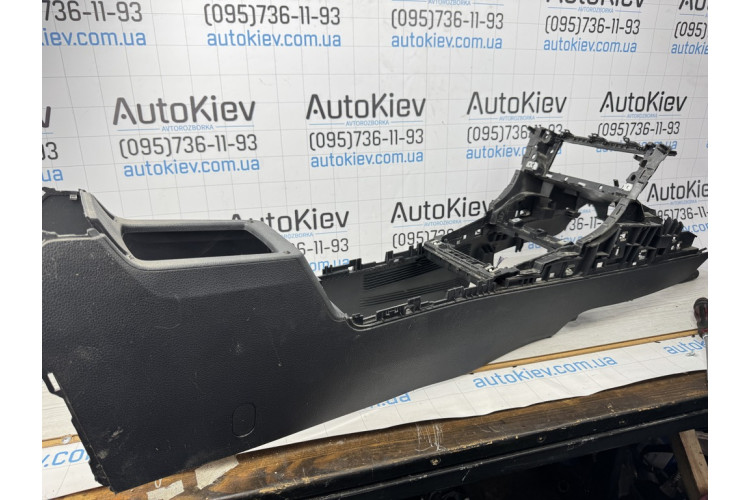 Центральна консоль Volkswagen Golf VII 2012-2020 5G1863241BL