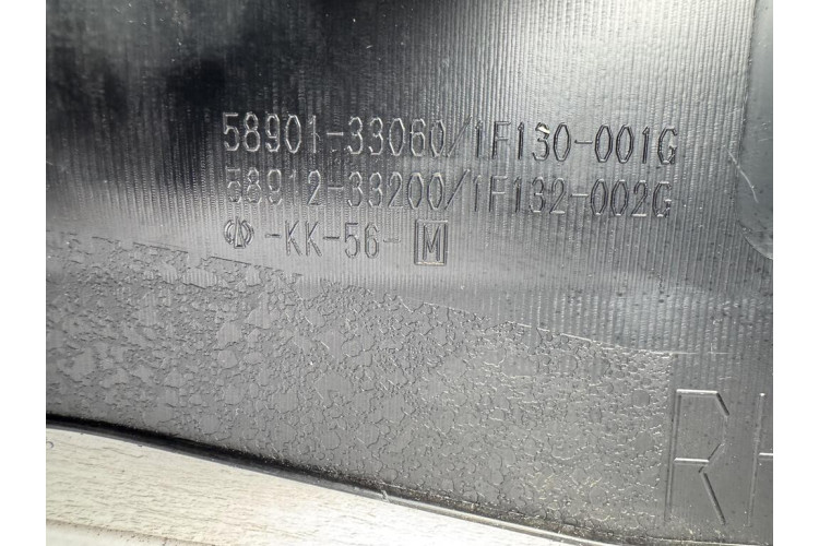 Боковая правая отделочная панель центральной консоли Lexus ES 2012-2018 5890133060