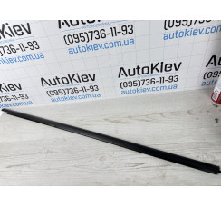 Ущільнювач / молдинг скла передньої лівої двері (зовнішній) Volkswagen Golf VII 2012-2020