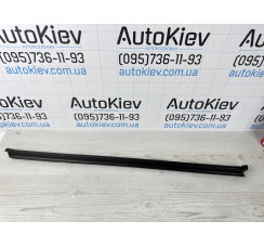 Ущільнювач / молдинг скла задньої лівої двері (внутрішній) Volkswagen Golf VII 2012-2020