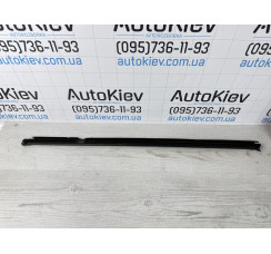 Ущільнювач / молдинг скла задньої лівої двері (внутрішній) Volkswagen Golf VII 2012-2020