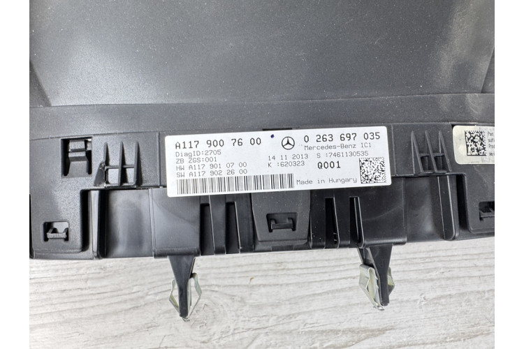 Панель приборов Mercedes CLA W117 2013-2019 A1179007600