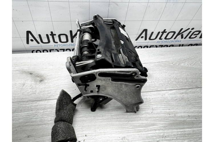 Кронштейн дисплея із приводом Audi A8 S8 D4 4H 2010-2017 4H0857273C