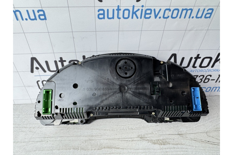 Панель приладів Audi A4 2.0tdi (B7) 2004-2007 8E0920900R Панель приладів Audi A4 2.0tdi (B7) 2004-2007 8E0920900R