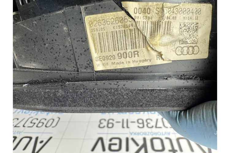 Панель приладів Audi A4 2.0tdi (B7) 2004-2007 8E0920900R Панель приладів Audi A4 2.0tdi (B7) 2004-2007 8E0920900R