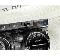 Блок управління клімат контролю (дефект на кнопці обігріву сидіння) Volkswagen Golf VII 2012-2020