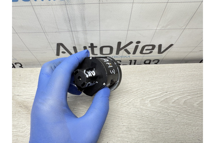 Переключатель света фар на "торпедо" Volkswagen Passat B7 2011-2015 3C8941431D Переключатель света фар на "торпедо" Volkswagen Passat B7 2011-2015 3C8941431D