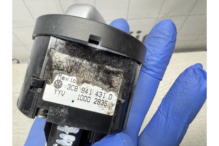 Переключатель света фар на "торпедо" Volkswagen Passat B7 2011-2015 3C8941431D Переключатель света фар на "торпедо" Volkswagen Passat B7 2011-2015 3C8941431D