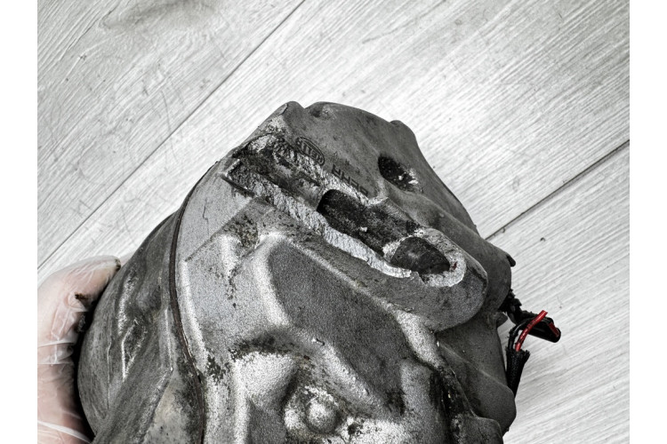 Компрессор кондиционера VW Touareg 3.0Tdi 2002-2010 дефект крепления 8FK351322811 Компрессор кондиционера VW Touareg 3.0Tdi 2002-2010 дефект крепления 8FK351322811