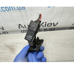 Реле свічок накалювання Volkswagen Passat B6 2005-2010