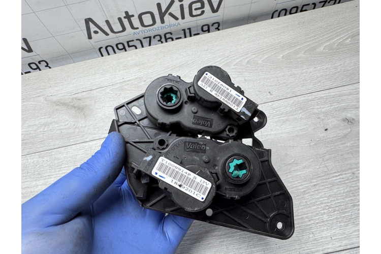 Сервопривід заслінки пічки Nissan Leaf I 2010-2017 T1009914P