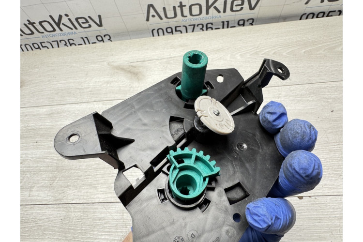 Сервопривід заслінки пічки Nissan Leaf I 2010-2017 T1009914P